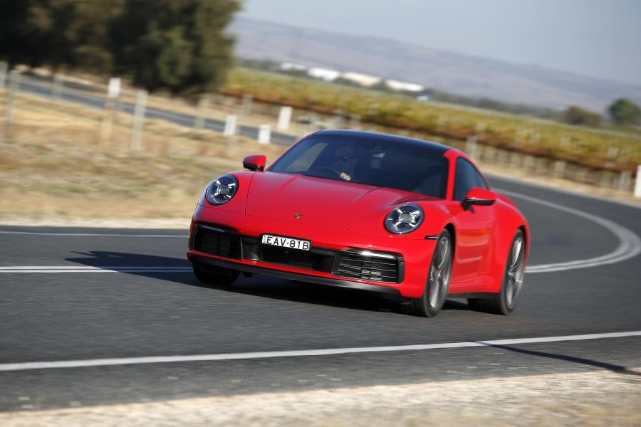  Porsche 911 Carrera S (992) 2019 года  (AU) (фото 8 из 40)